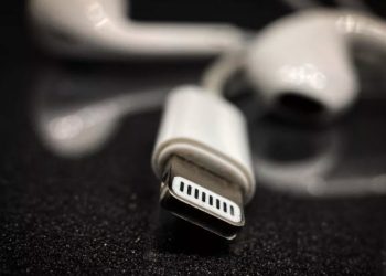 As a just because I can project, engineer builds the first Android phone with a Lightning port.